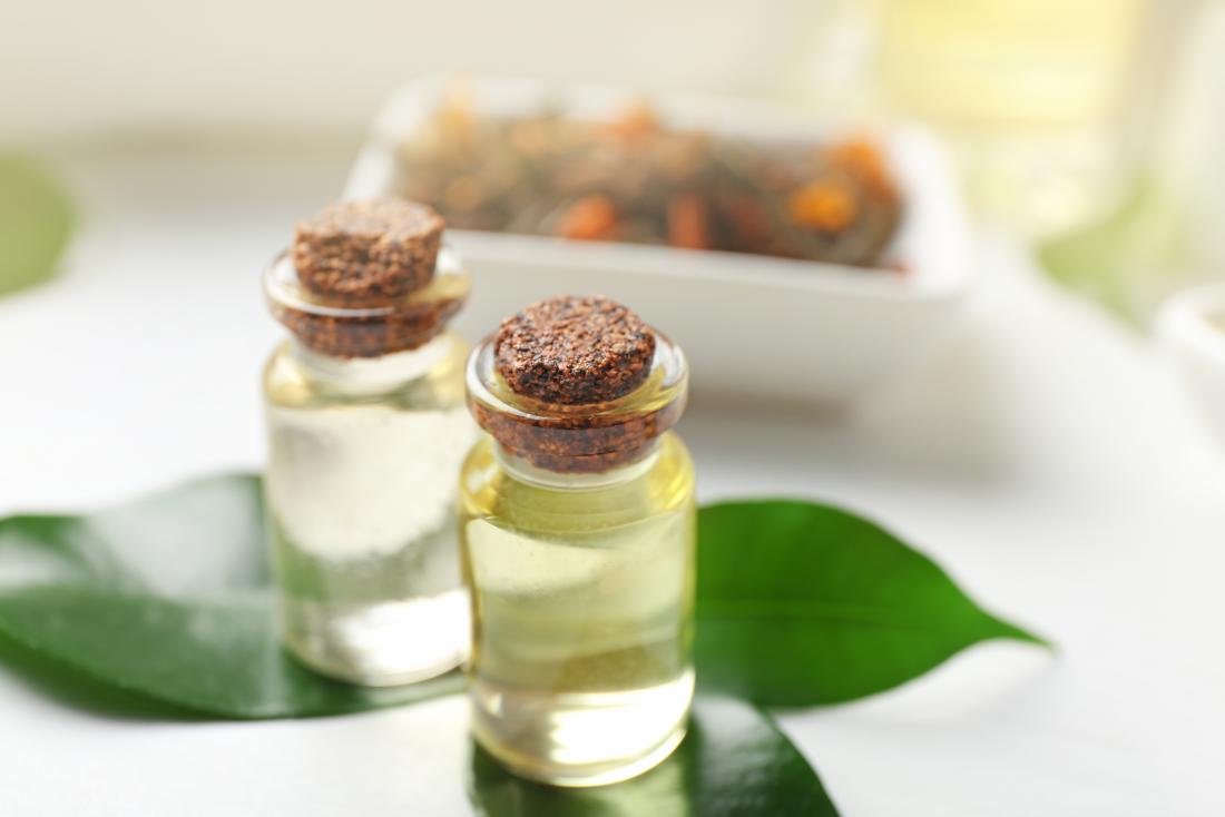 tea tree oil for treating dandruff naturally