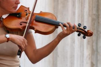 Lady playing violin