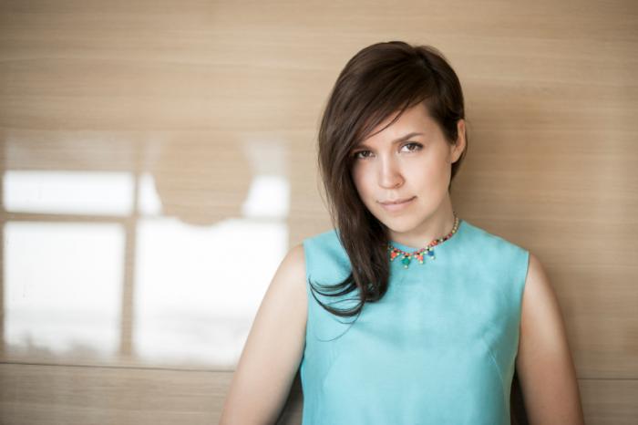 Alluring gaze