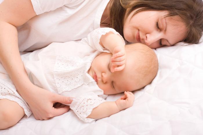 Bed-sharing with baby: the risks and benefits