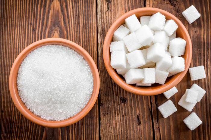 https://cdn-prod.medicalnewstoday.com/content/images/articles/286/286795/sugar-in-sugar-bowls.jpg