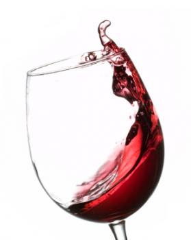 Red wine 'benefits people with type 2 diabetes'