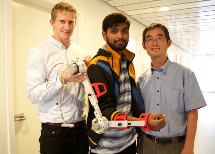 Researchers with first model of a portable robotic arm