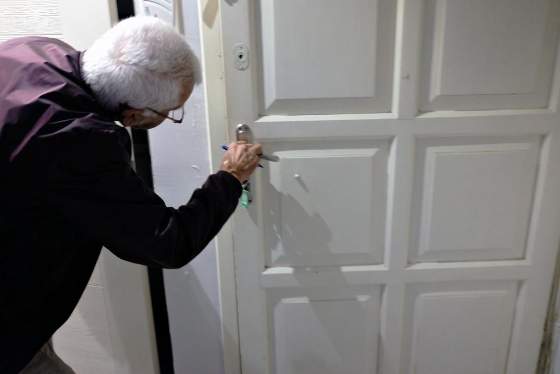 locking door