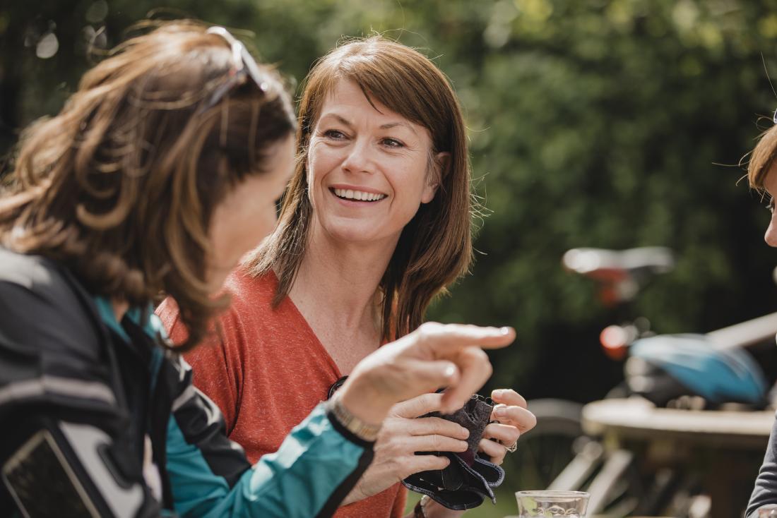 women talking about health