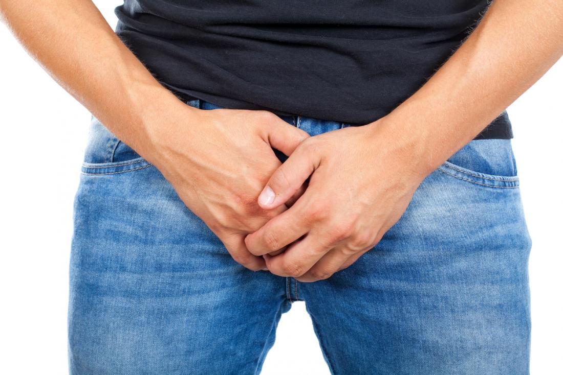 https://cdn-prod.medicalnewstoday.com/content/images/articles/315/315788/man-holding-his-groin.jpg