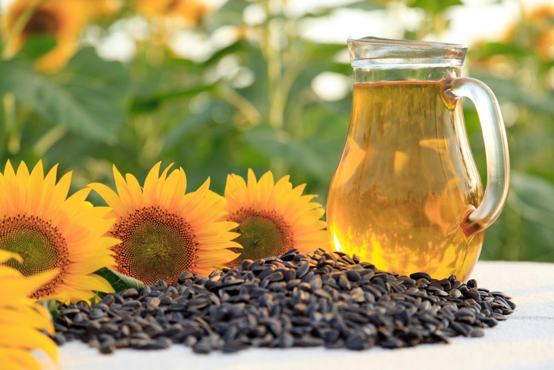 https://cdn-prod.medicalnewstoday.com/content/images/articles/319/319555/sunflower-oil.jpg