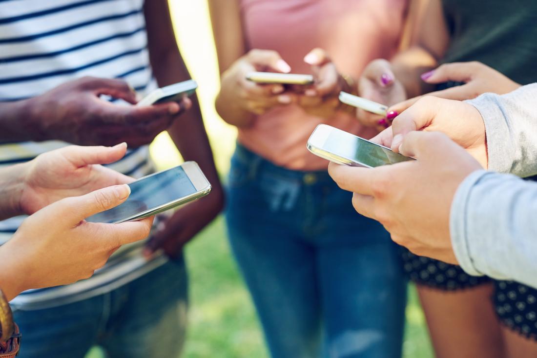 Yes, smartphone addiction does harm your teen's mental health