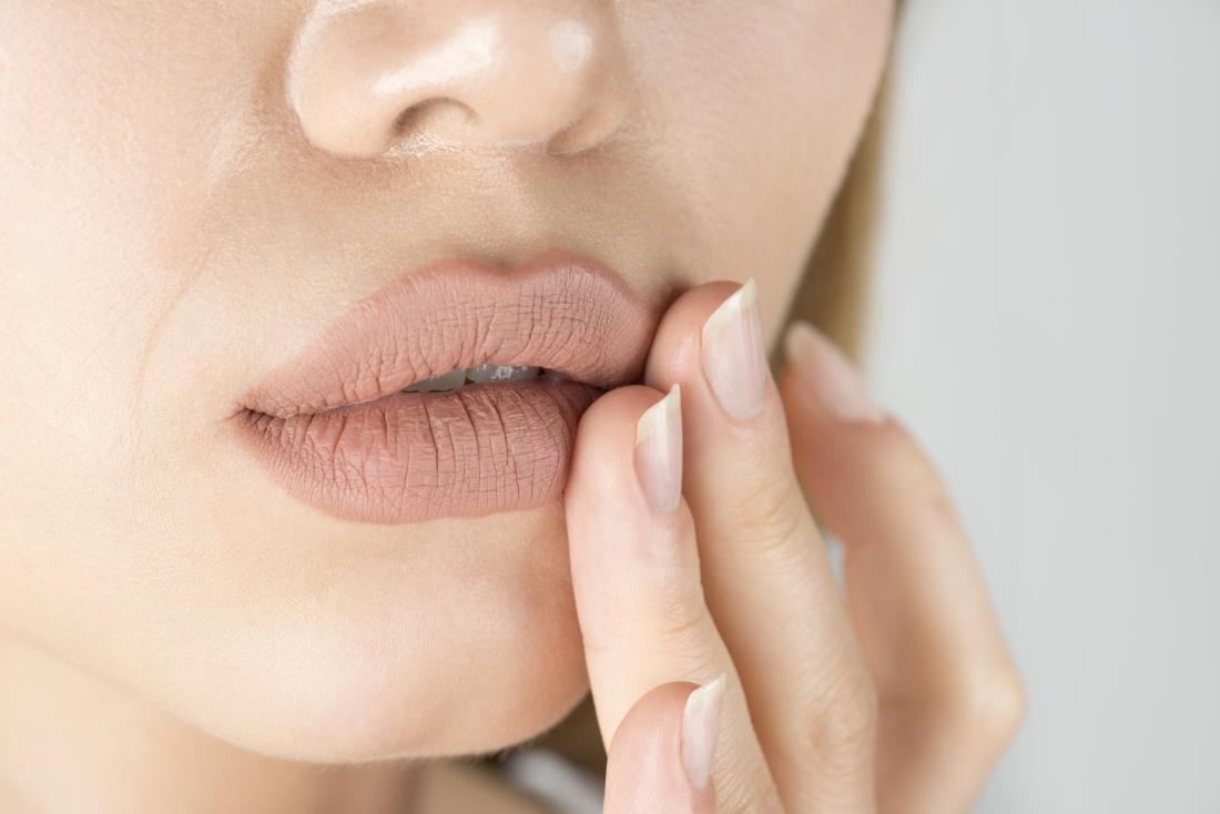 oral thrush lips