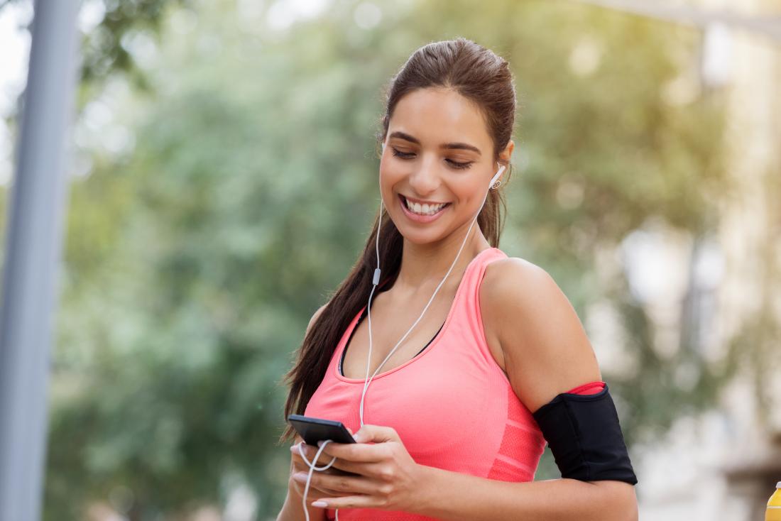 Does Listening to Music on Your Run Affect Your Pace?