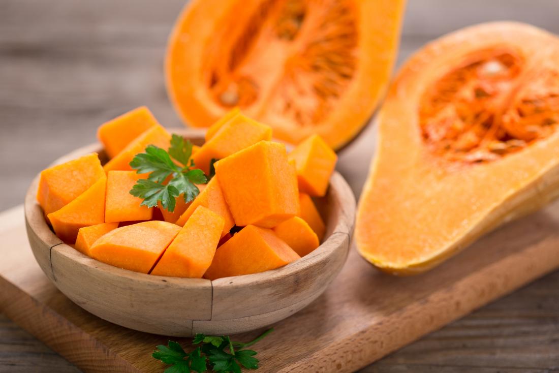 https://cdn-prod.medicalnewstoday.com/content/images/articles/321/321331/butternut-squash-cut-into-pieces-as-part-of-the-soft-food-diet.jpg