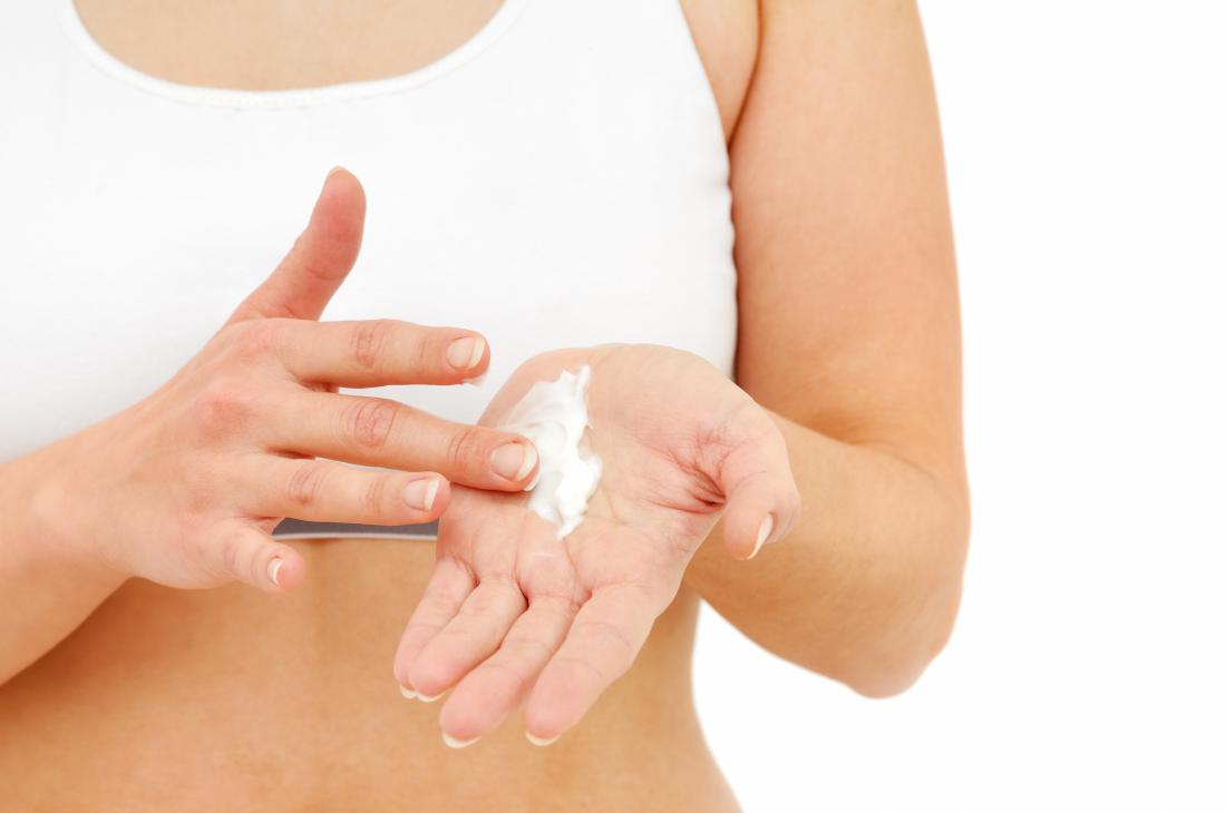 https://cdn-prod.medicalnewstoday.com/content/images/articles/321/321714/woman-putting-cream-on-her-hand-for-a-milk-blister.jpg