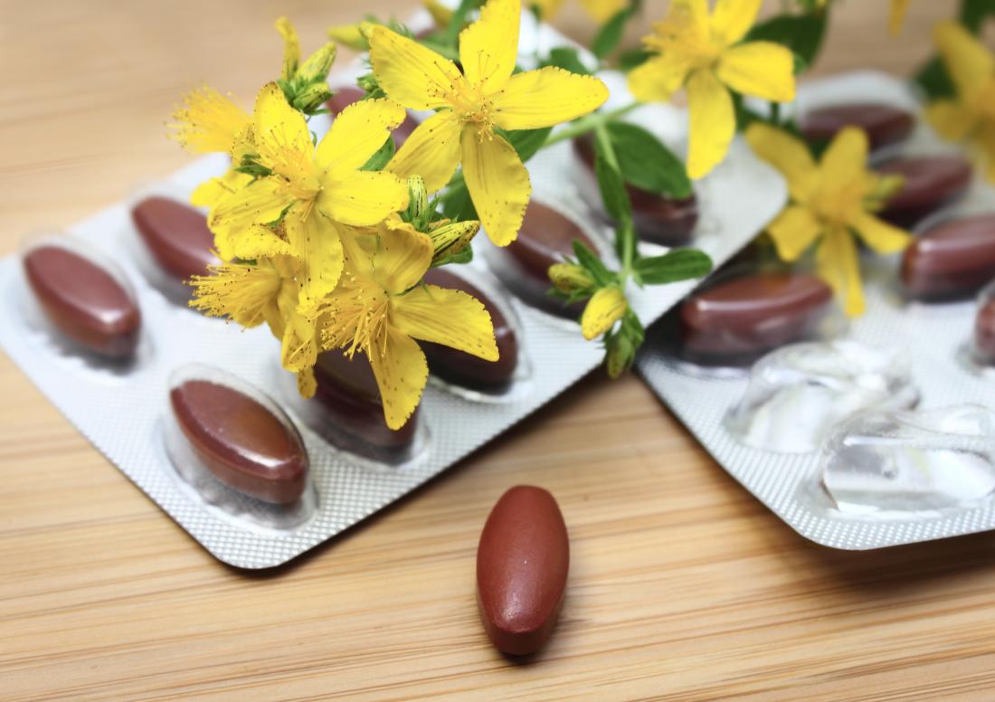 st johns wort flower and tablets