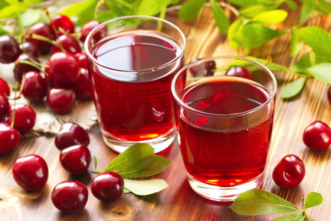 https://cdn-prod.medicalnewstoday.com/content/images/articles/323/323393/cherries-and-cherry-juice-as-natural-muscle-relaxants.jpg