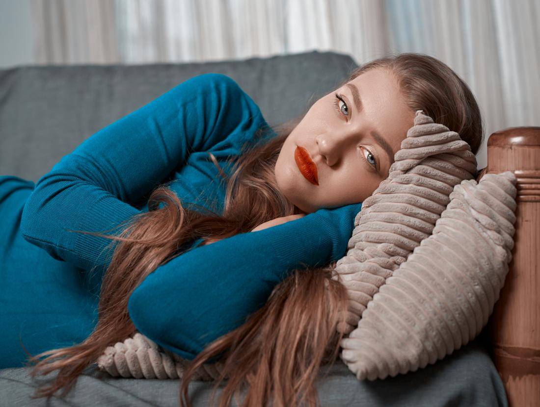 乳房感染症によって引き起こされるインフルエンザのような症状のある女性