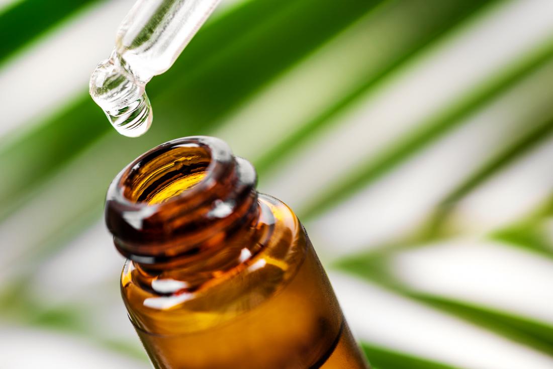 Verplicht Onderscheid matchmaker Tea tree oil for skin: Uses and benefits
