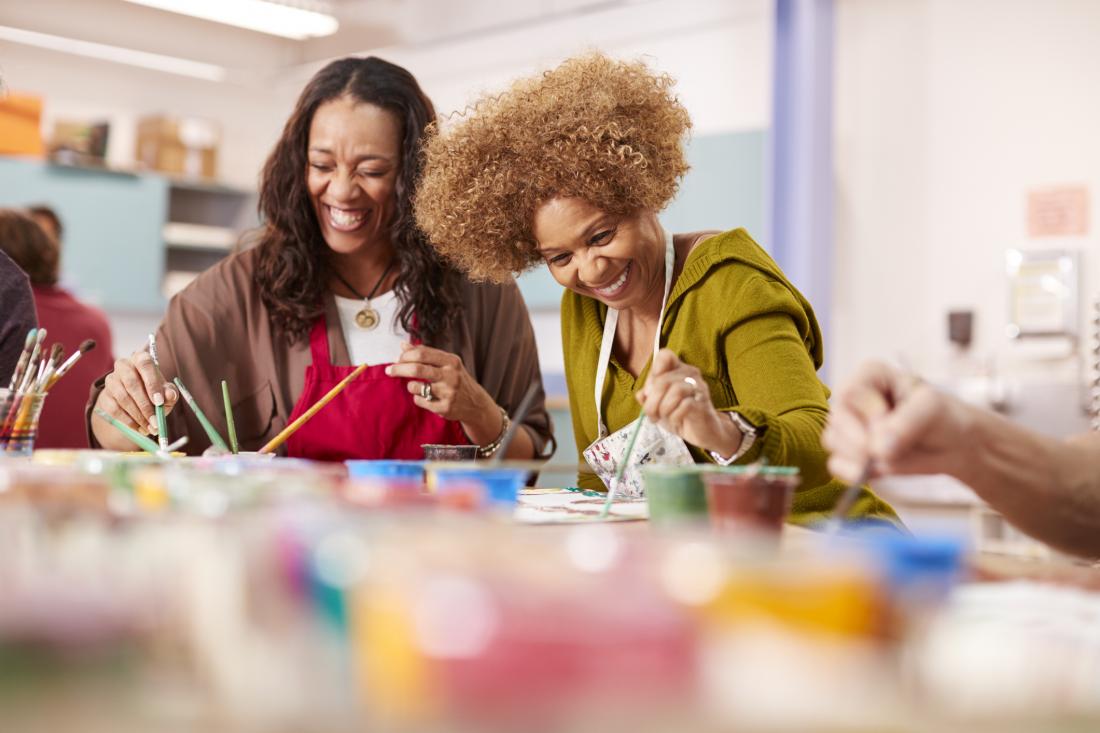 women painting