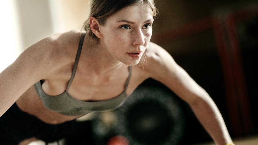 This living room HIIT workout is intense — but requires no equipment