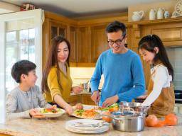 No TV during meals may lower obesity risk