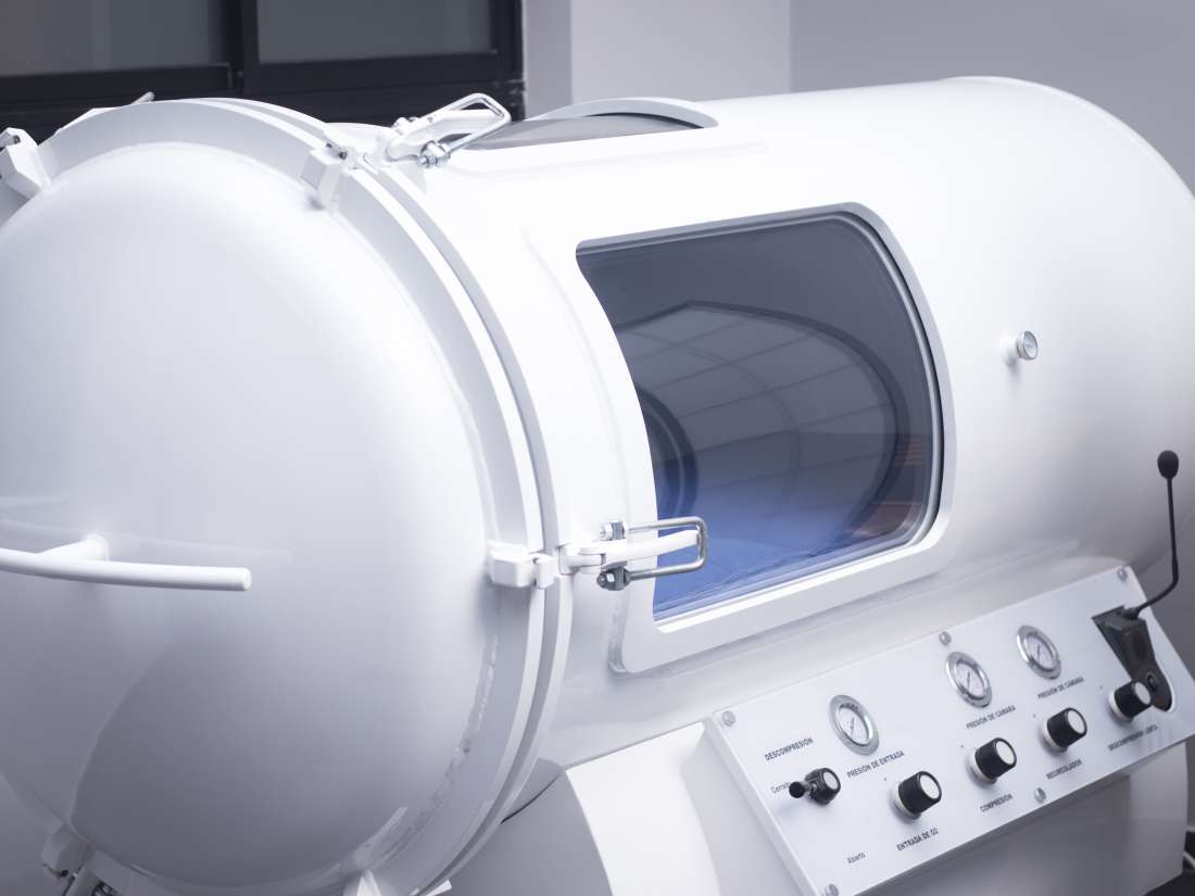 Hyperbaric Oxygen Therapy Benefits Controversy And Risks 6402