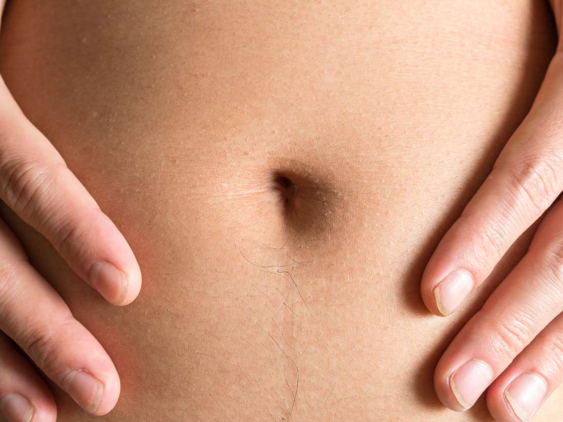 Why does my belly button smell? Causes and how to clean it