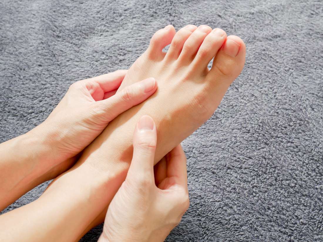 can-back-pain-cause-your-feet-to-go-numb-at-maria-robinson-blog