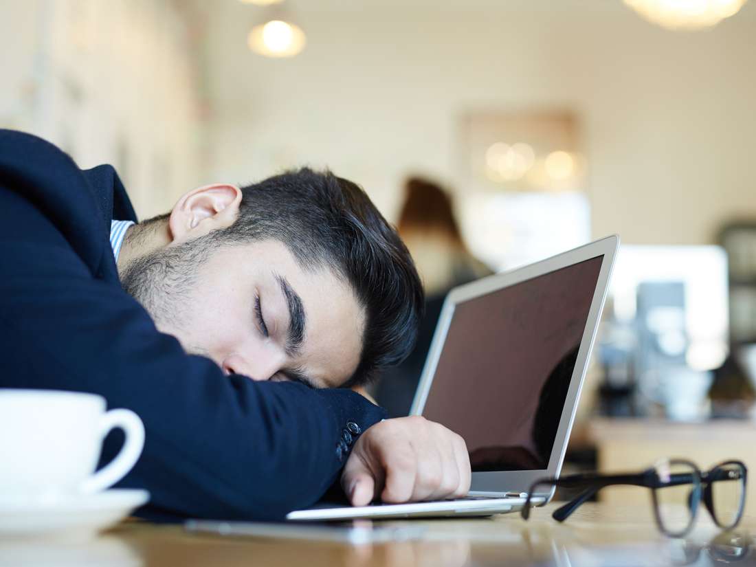 How to stay awake at work: The 19 best ways and tips