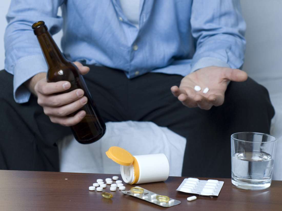 Acetaminophen and alcohol Safety and risks