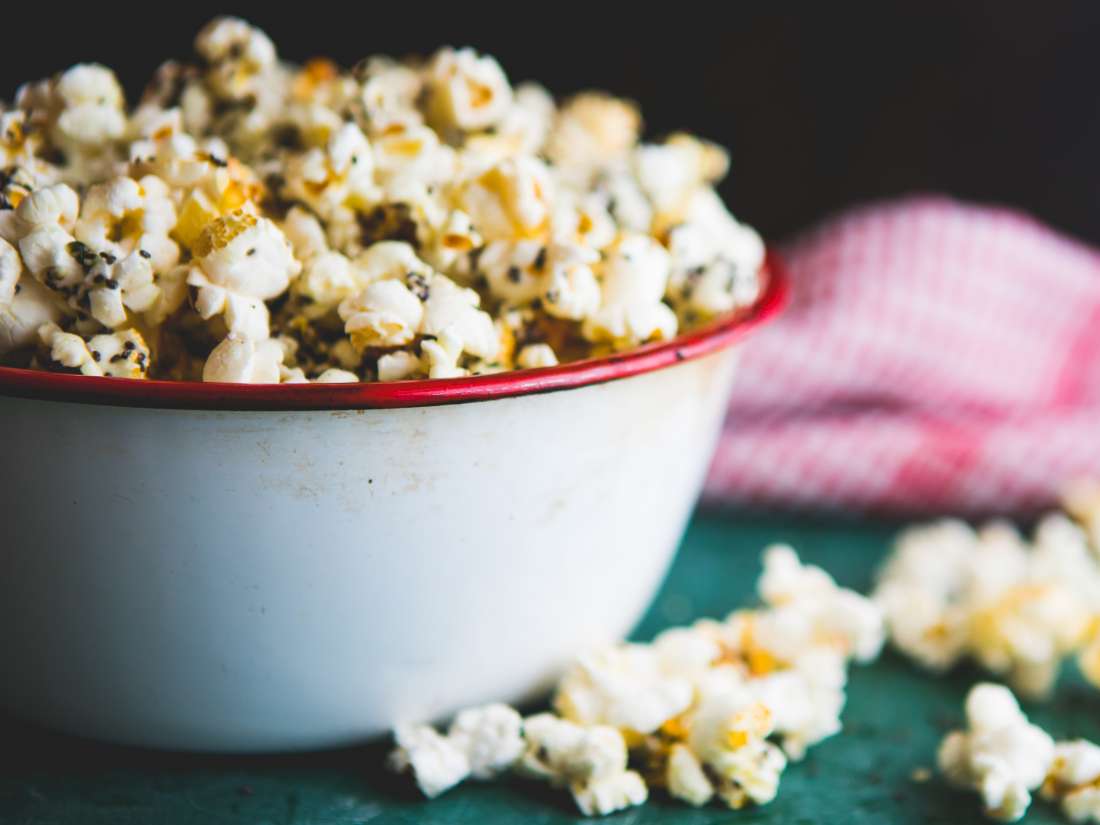 Carbs in popcorn: Myths, facts, and diets